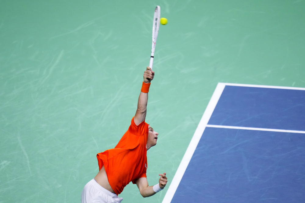 中占据明显 中占据明显